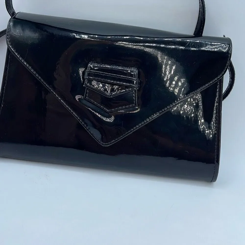 Vintage faux leather crossbody envelope clutch bag.